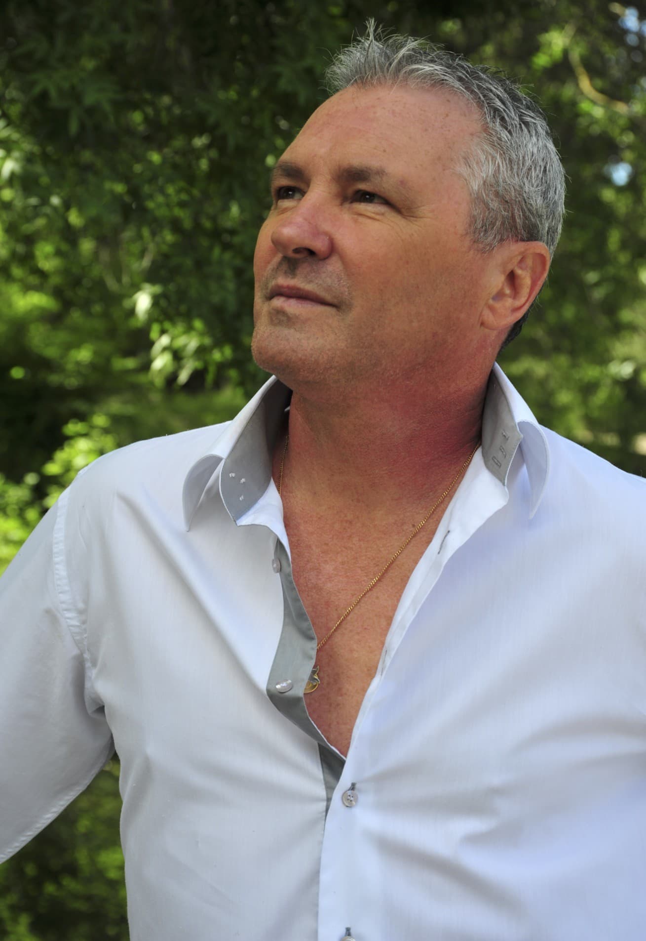 Portrait chemise blanche